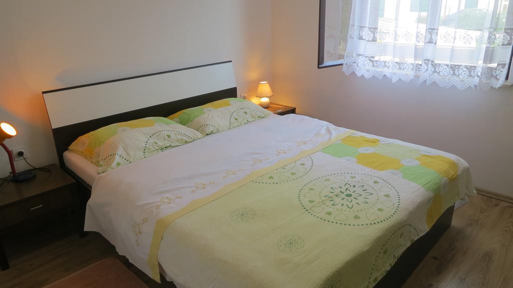 Apartment Josipa Malinska Eksteriør billede